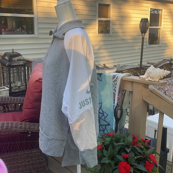 Nike Sweatshirt. White and tan sleeves with a grey mid torso section. - Picture 4 of 7